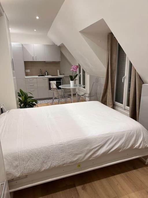 Studio R - Paris Bagian luar foto